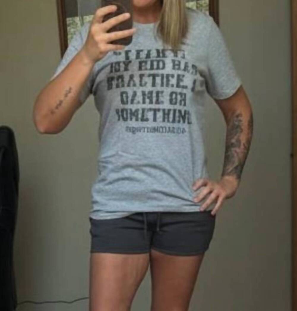 NEW SOUTHERN ATTITUDE sports mom life graphic tee in grey